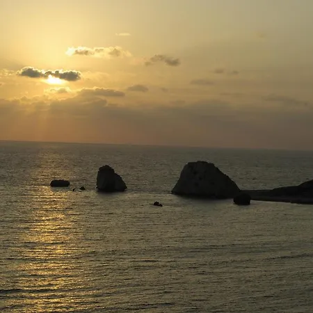 3 Bedroom Melandra With Private Pool And Sea Views, Aphrodite Hills クークリア