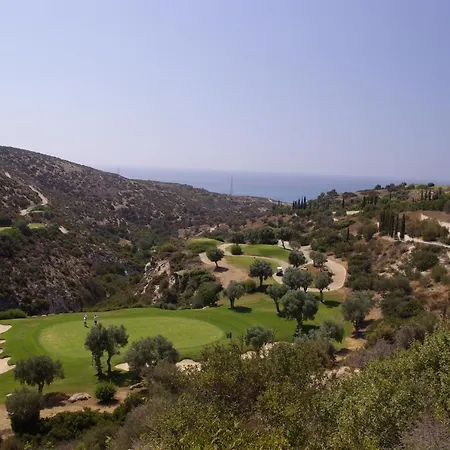 Vila 3 Bedroom Melandra With Private Pool And Sea Views, Aphrodite Hills Kouklia