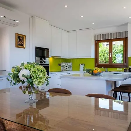 Vila 3 Bedroom Melandra With Private Pool And Sea Views, Aphrodite Hills Kouklia