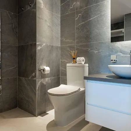 3 Bedroom Melandra With Private Pool And Sea Views, Aphrodite Hills ヴィラ