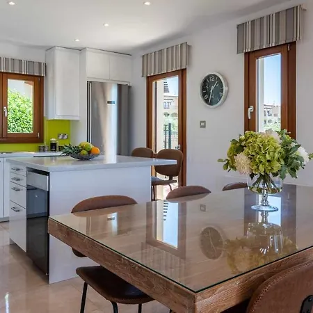 3 Bedroom Melandra With Private Pool And Sea Views, Aphrodite Hills Vila
