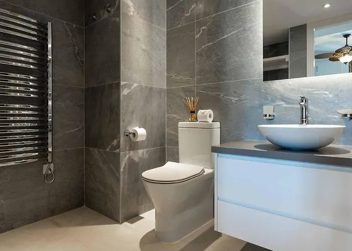 3 Bedroom Melandra With Private Pool And Sea Views, Aphrodite Hills Vilă