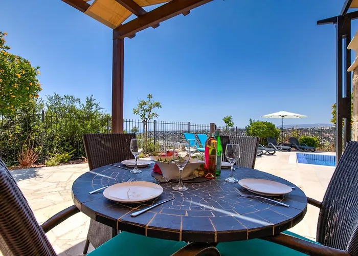 3 Bedroom Melandra With Private Pool And Sea Views, Aphrodite Hills Vilă