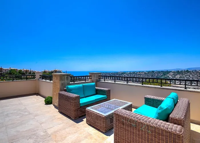 3 Bedroom Melandra With Private Pool And Sea Views, Aphrodite Hills Vilă Kouklia